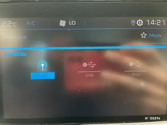 PEUGEOT 2008 II - voiture d'occasion - Photo 32