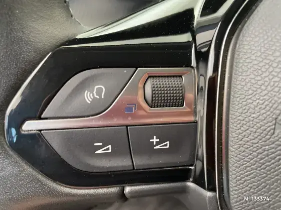 PEUGEOT 2008 II - voiture d'occasion - Photo 38