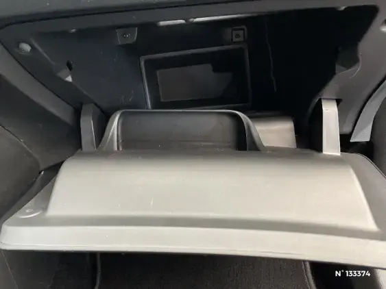 PEUGEOT 2008 II - voiture d'occasion - Photo 27