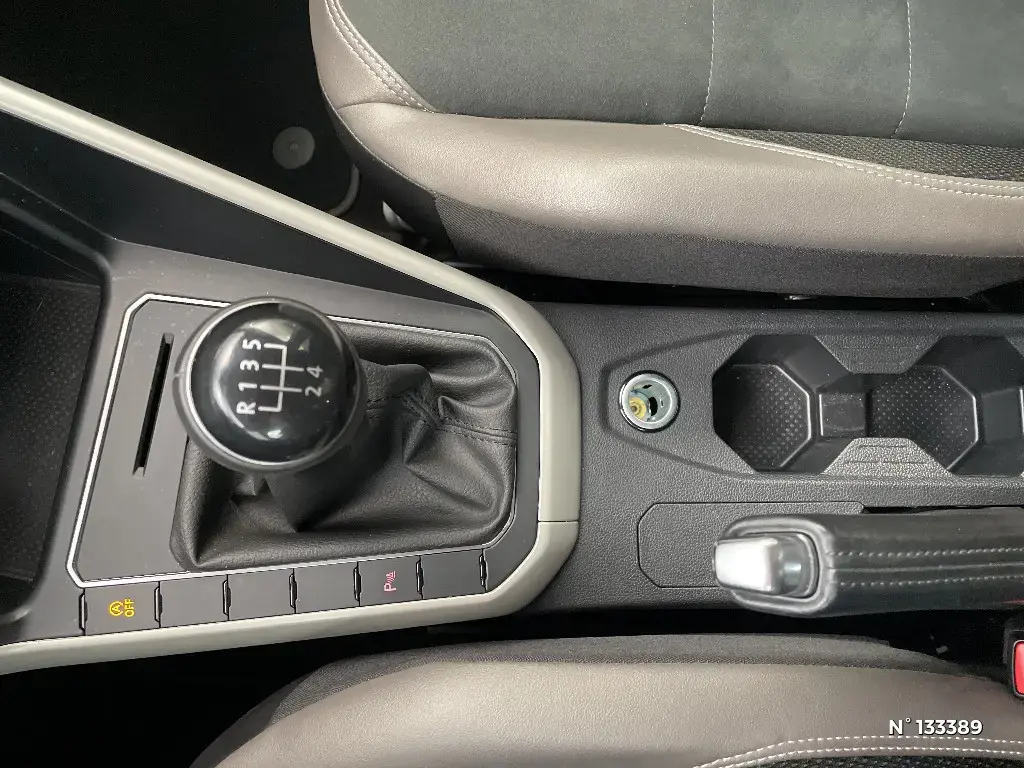 VOLKSWAGEN POLO VI - Miniature 16