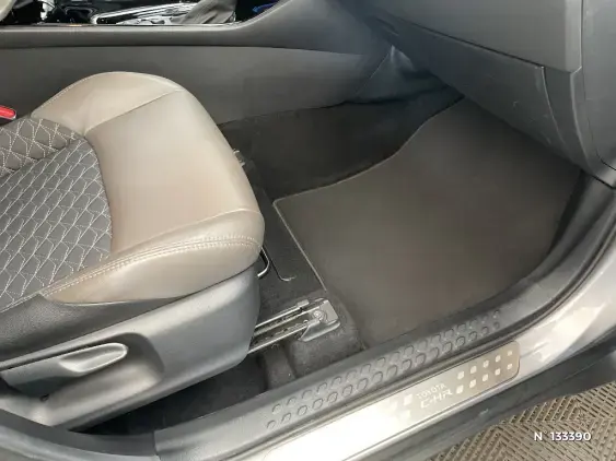 TOYOTA C-HR - voiture d'occasion - Photo 26