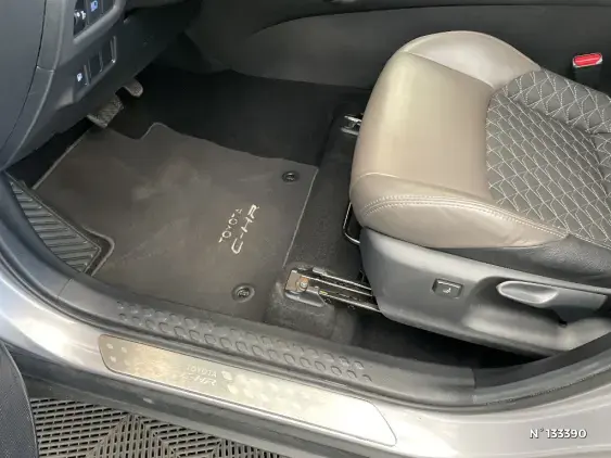 TOYOTA C-HR - voiture d'occasion - Photo 28