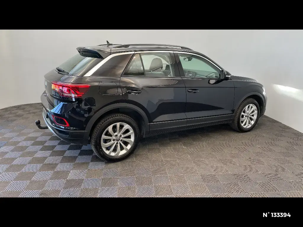 VOLKSWAGEN T-ROC - Miniature 3