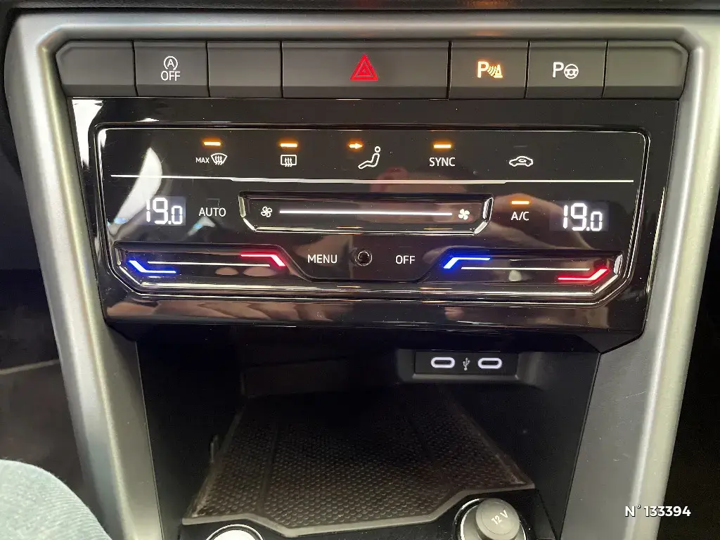 VOLKSWAGEN T-ROC - Miniature 17