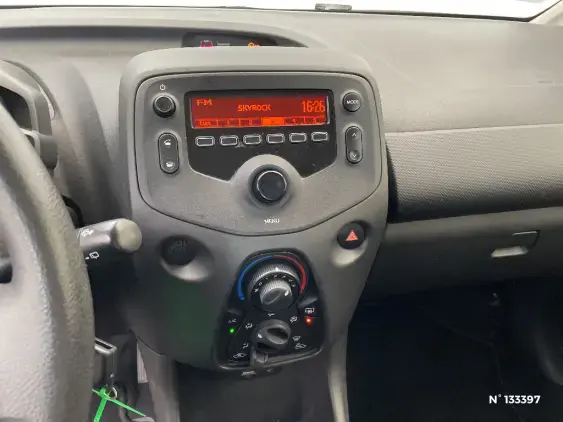 TOYOTA AYGO II - voiture d'occasion - Photo 13