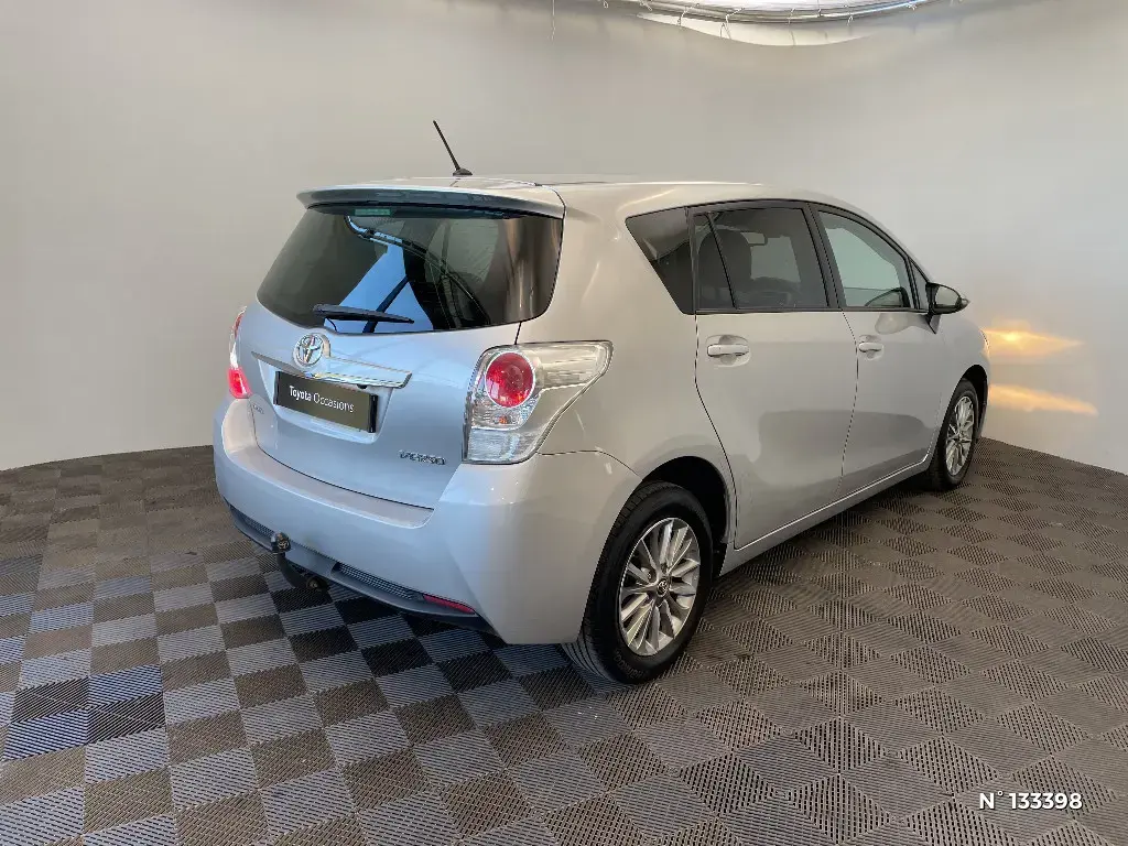 TOYOTA VERSO - Miniature 2