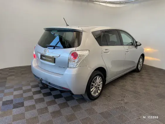 TOYOTA VERSO - voiture d'occasion - Photo 4