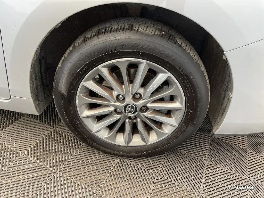 TOYOTA VERSO - Miniature 5