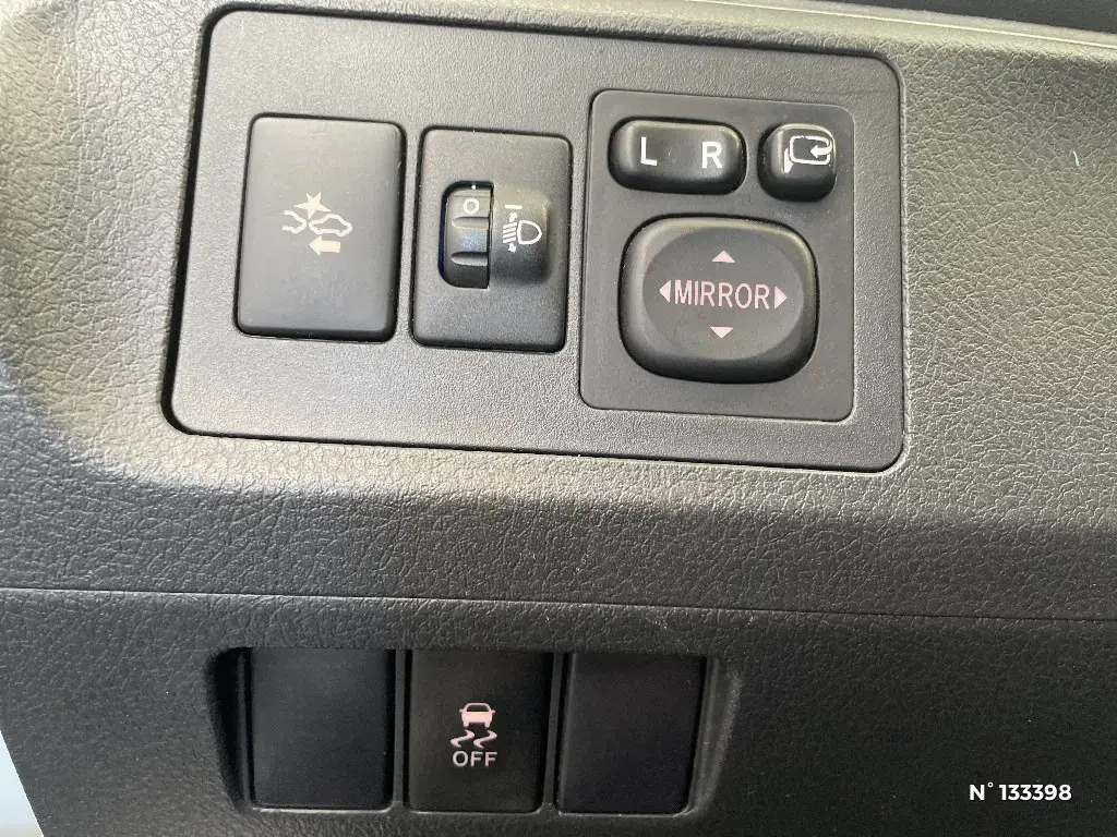 TOYOTA VERSO - Miniature 11