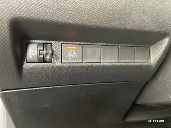 PEUGEOT 208 II - voiture d'occasion - Photo 15