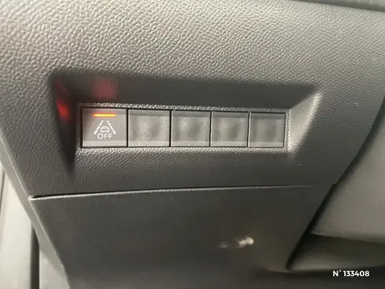 PEUGEOT 2008 II - voiture d'occasion - Photo 15