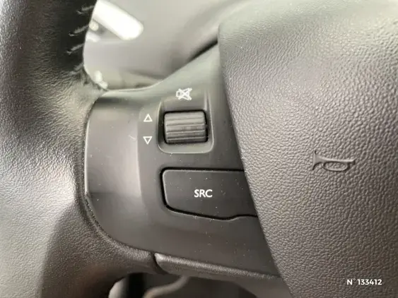 PEUGEOT 208 - voiture d'occasion - Photo 37
