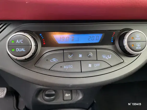 TOYOTA YARIS III - voiture d'occasion - Photo 31