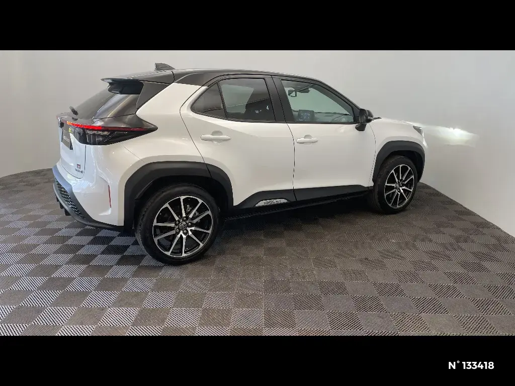 TOYOTA YARIS CROSS I - Miniature 3
