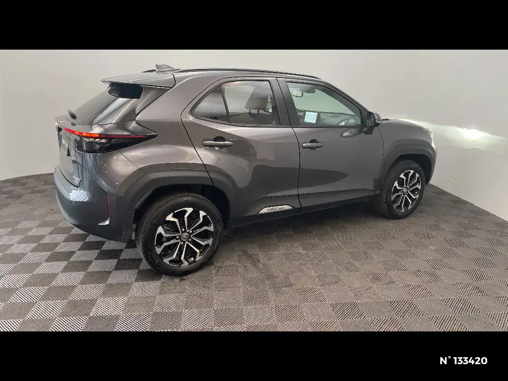 TOYOTA YARIS CROSS I - Miniature 3