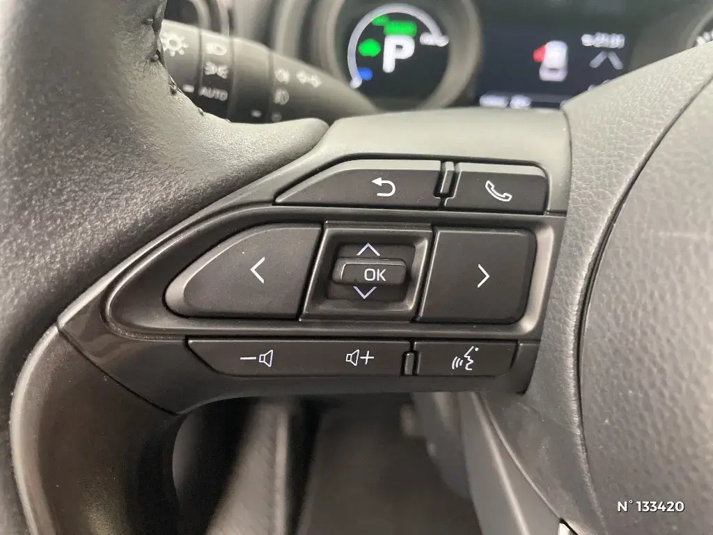 TOYOTA YARIS CROSS I - Miniature 17