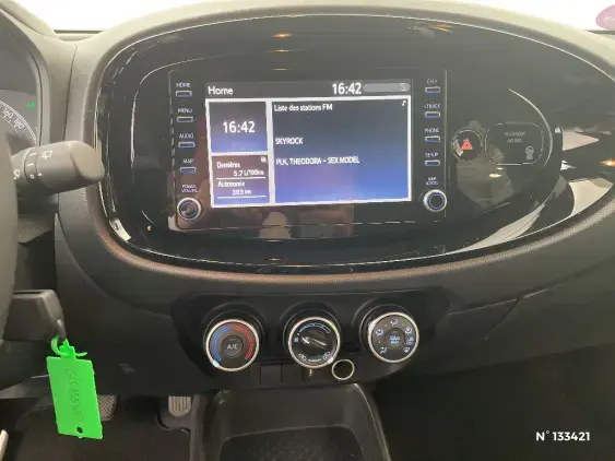 TOYOTA AYGO X - voiture d'occasion - Photo 13