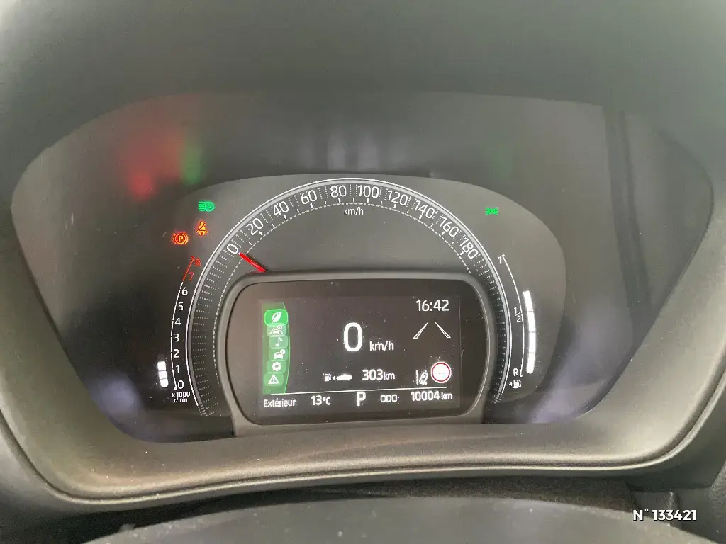 TOYOTA AYGO X - Miniature 8