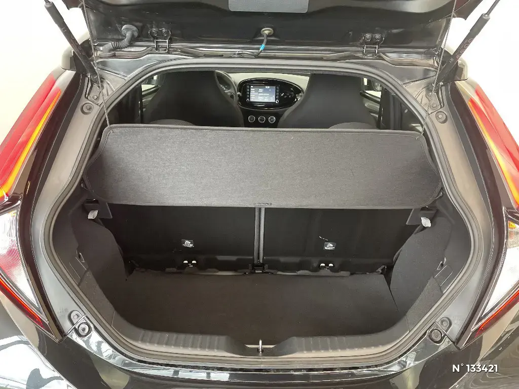 TOYOTA AYGO X - Miniature 10