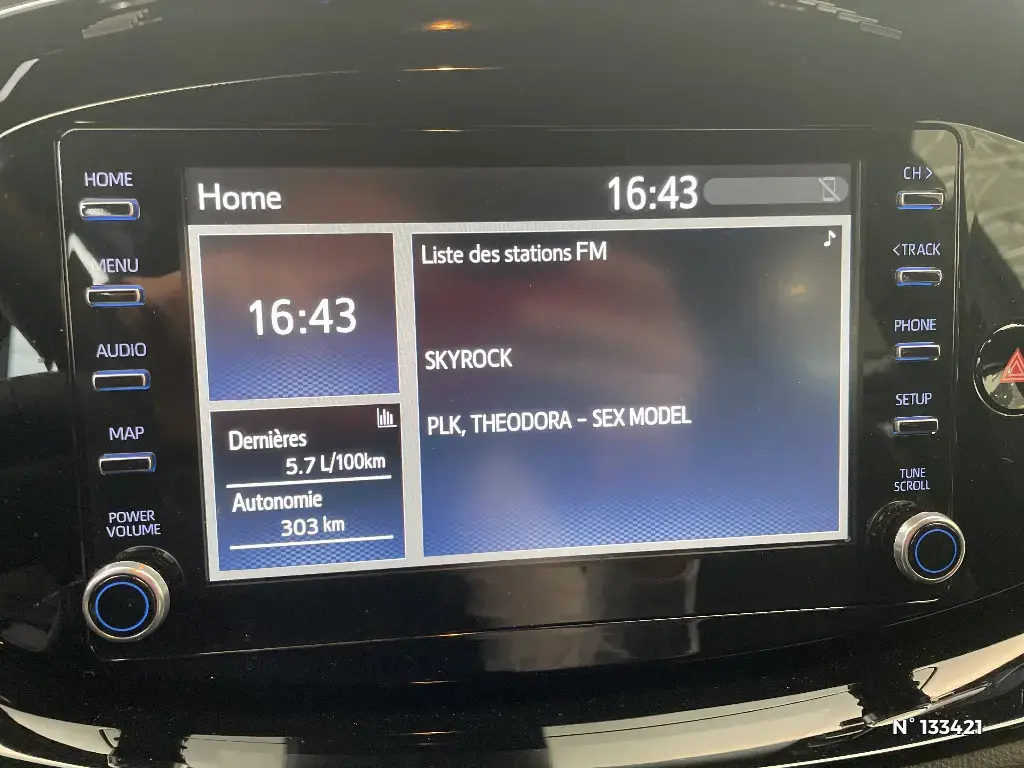 TOYOTA AYGO X - Miniature 19