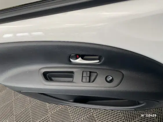 TOYOTA AYGO X - voiture d'occasion - Photo 31