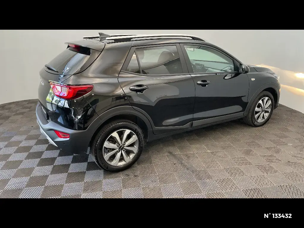 KIA STONIC - Miniature 3