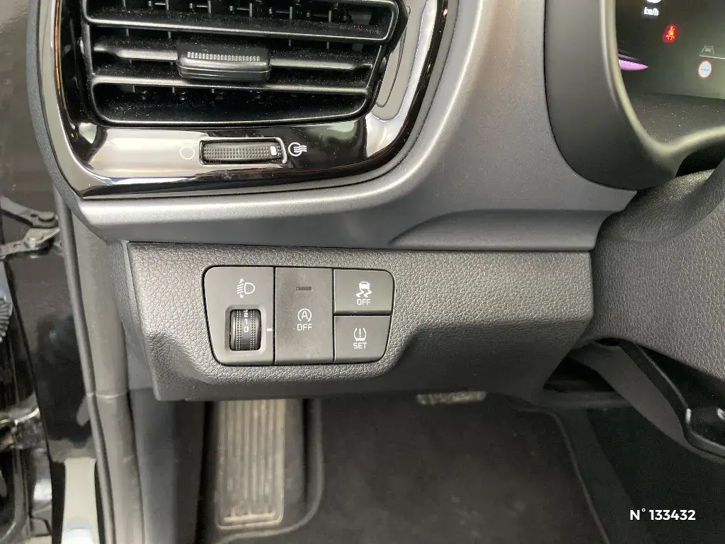 KIA STONIC - Miniature 11