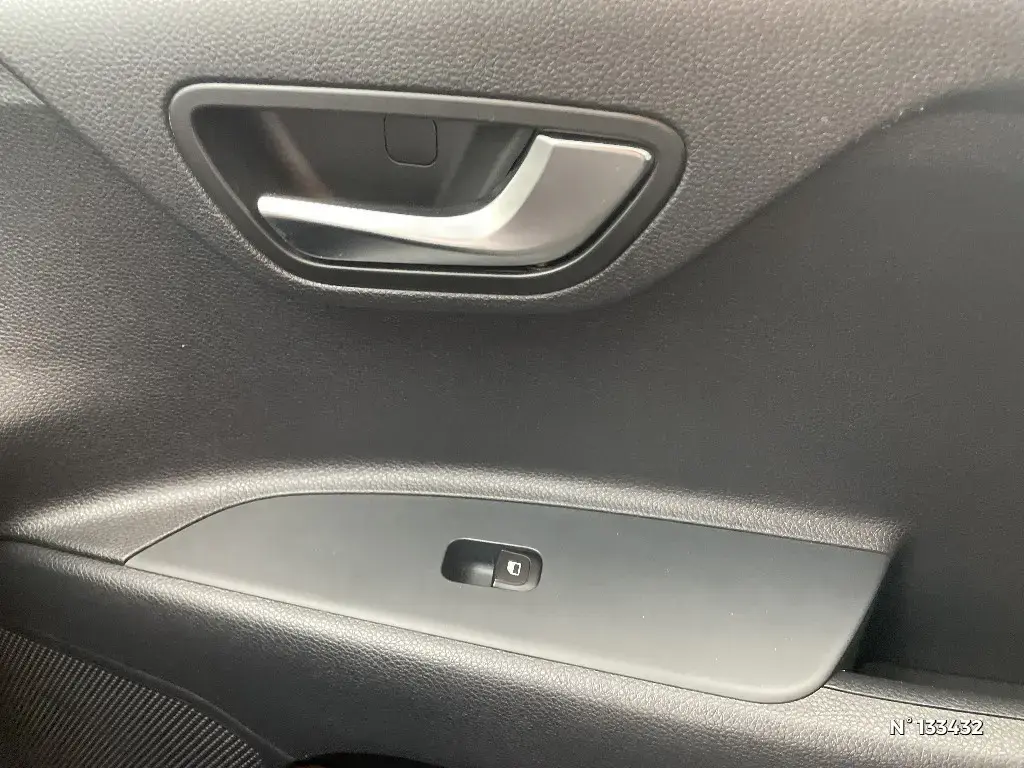 KIA STONIC - Miniature 15