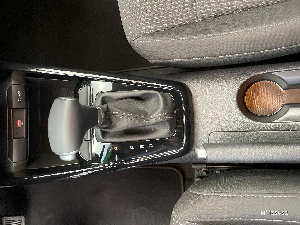 KIA STONIC - Miniature 17