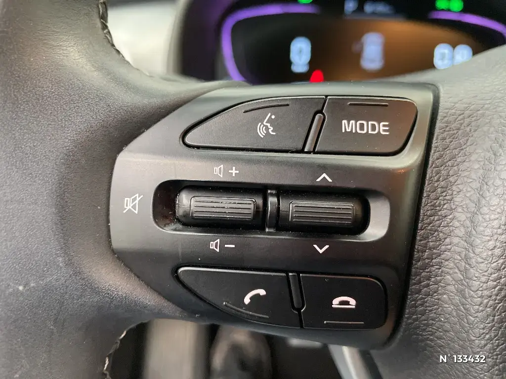 KIA STONIC - Miniature 18
