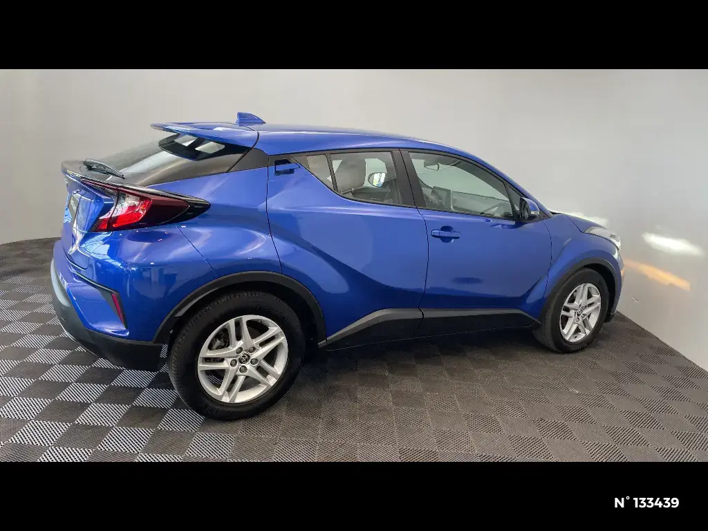 TOYOTA C-HR - Miniature 3
