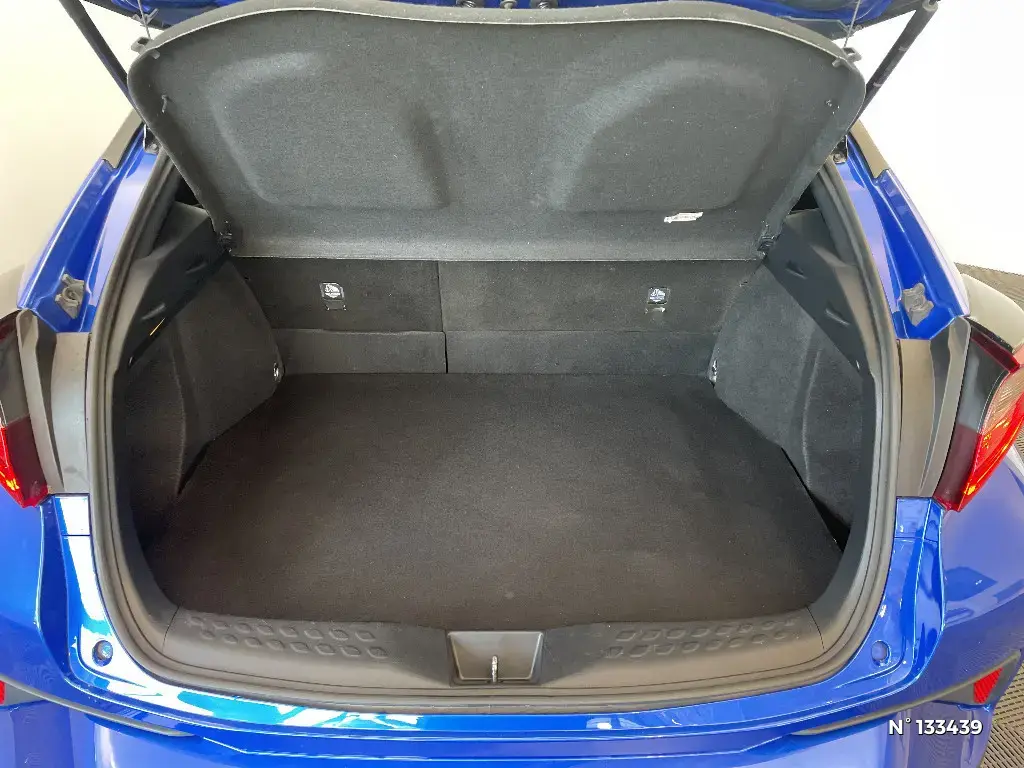 TOYOTA C-HR - Miniature 10