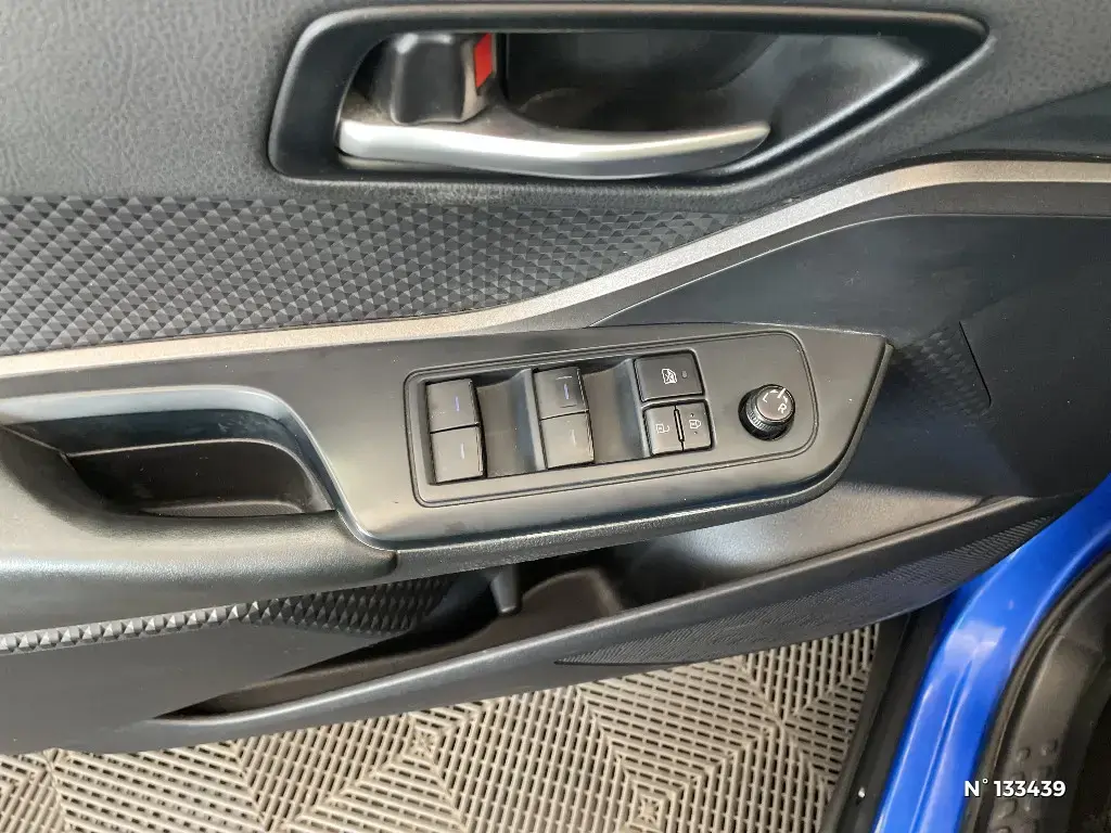 TOYOTA C-HR - Miniature 12