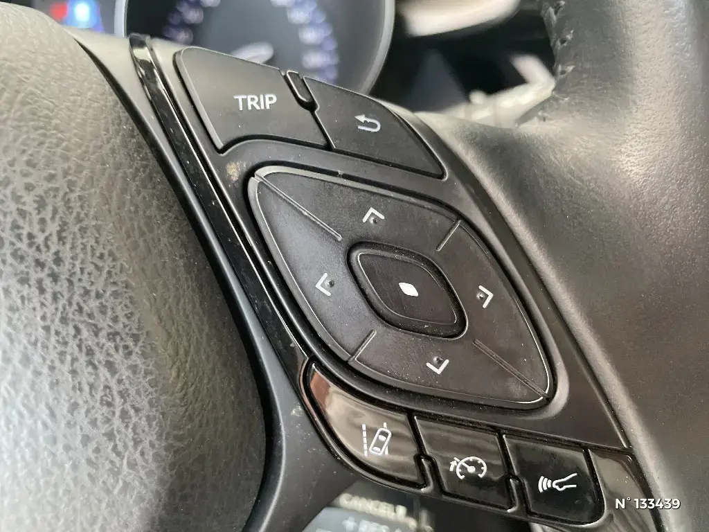 TOYOTA C-HR - Miniature 14