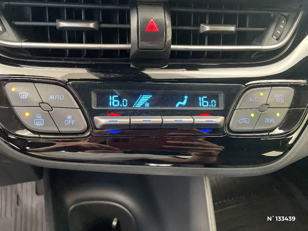 TOYOTA C-HR - Miniature 19