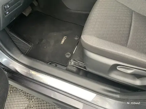 TOYOTA YARIS IV - voiture d'occasion - Photo 28