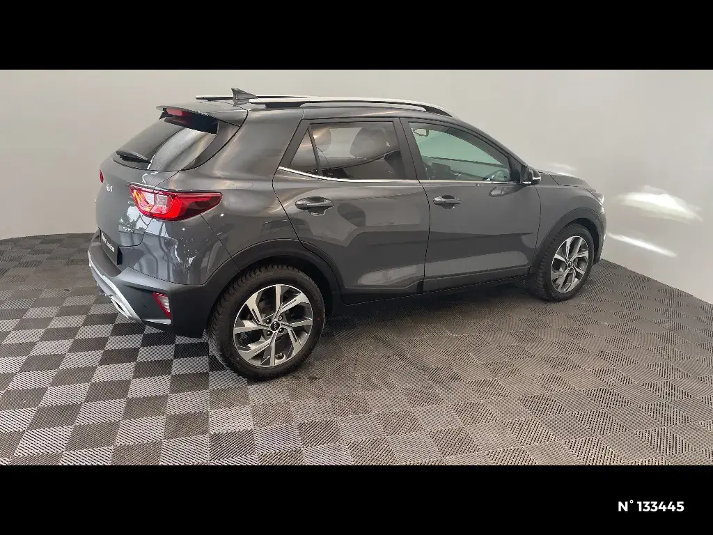 KIA STONIC - Miniature 3