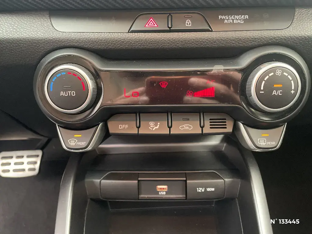 KIA STONIC - Miniature 14