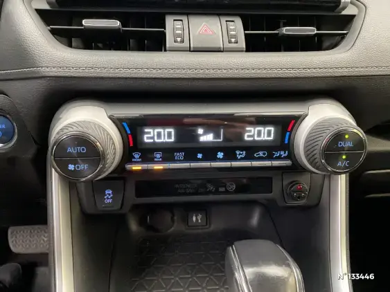 TOYOTA RAV4 V - voiture d'occasion - Photo 31
