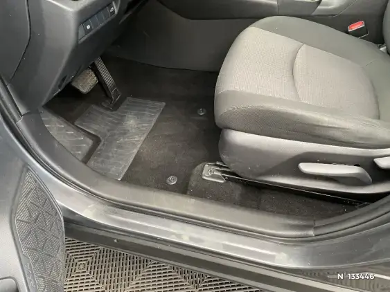 TOYOTA RAV4 V - voiture d'occasion - Photo 28