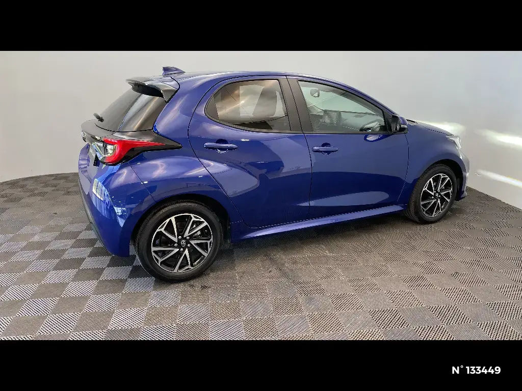 TOYOTA YARIS IV - Miniature 3