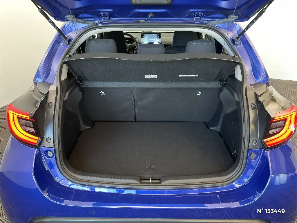TOYOTA YARIS IV - Miniature 10
