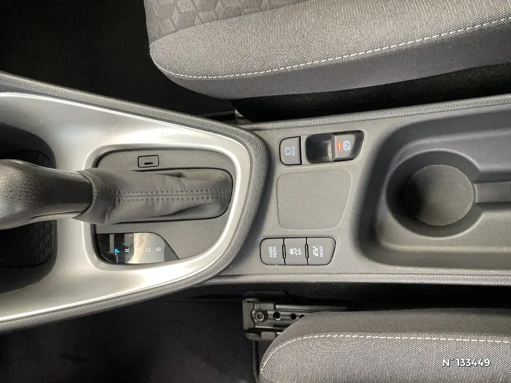 TOYOTA YARIS IV - Miniature 22