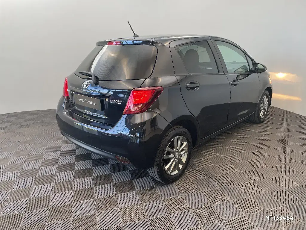 TOYOTA YARIS III - Miniature 2