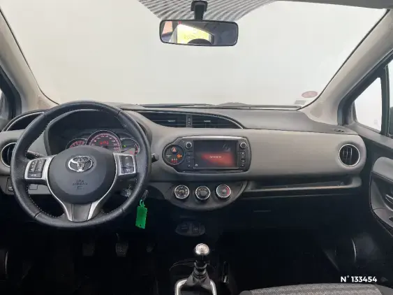 TOYOTA YARIS III - voiture d'occasion - Photo 9