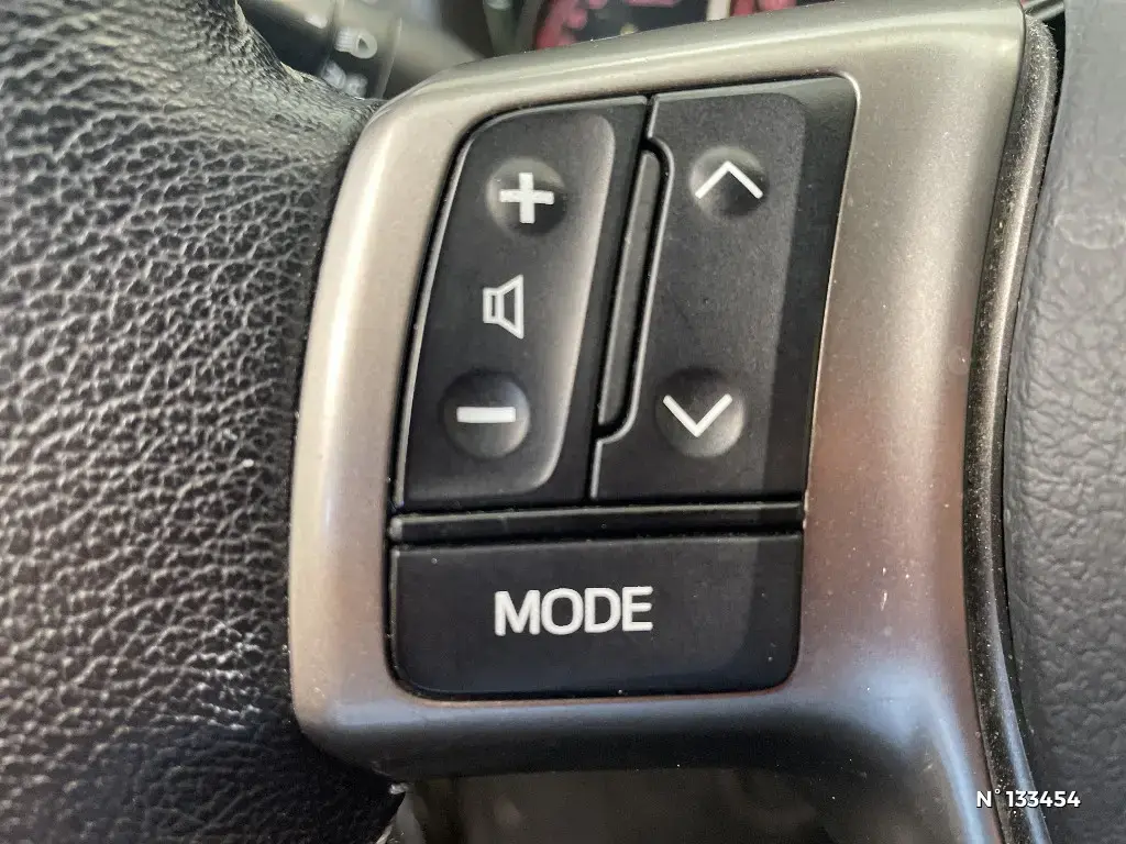 TOYOTA YARIS III - Miniature 13