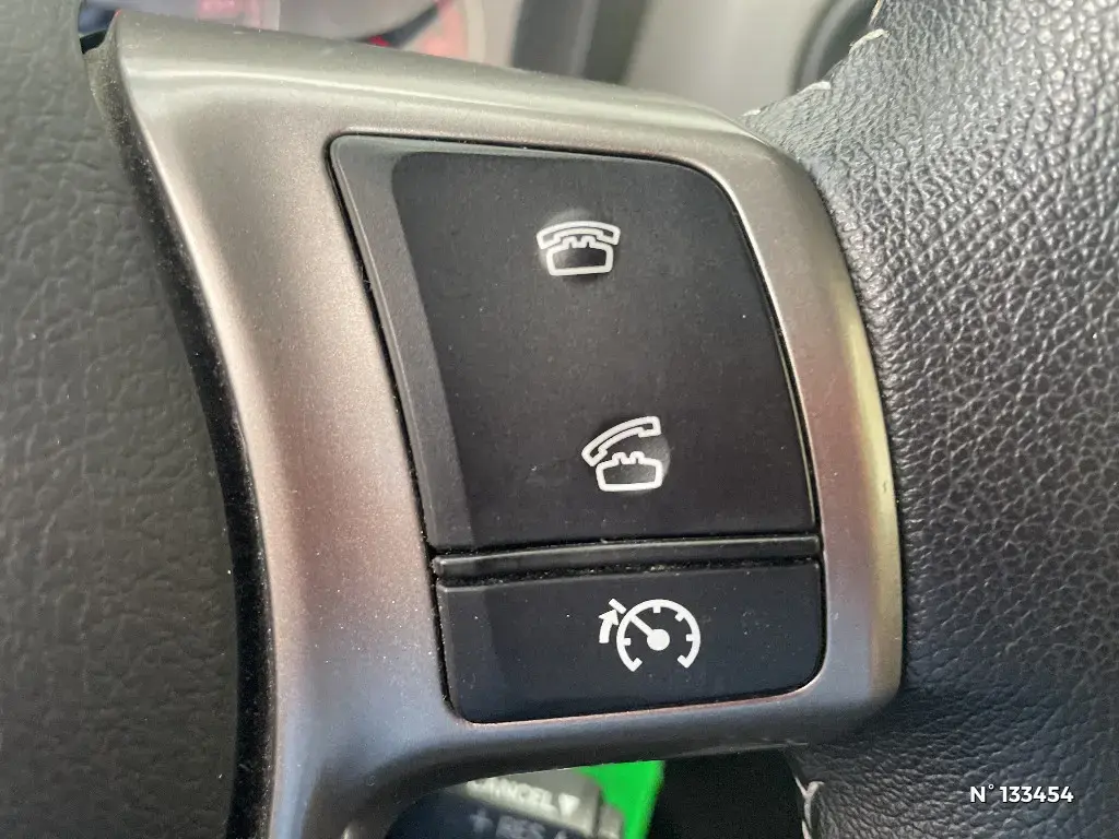 TOYOTA YARIS III - Miniature 14