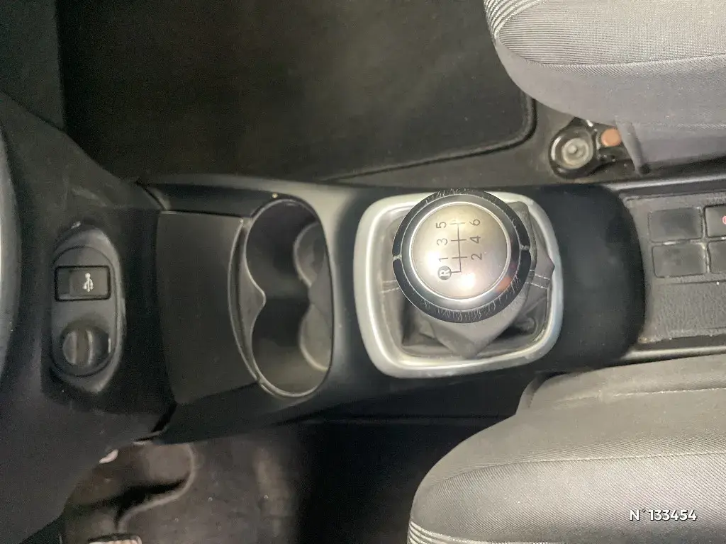 TOYOTA YARIS III - Miniature 18