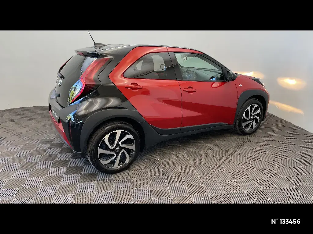 TOYOTA AYGO X - Miniature 3