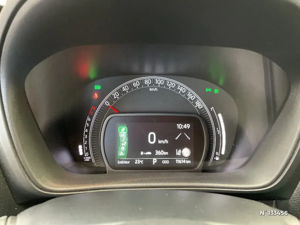 TOYOTA AYGO X - Miniature 8
